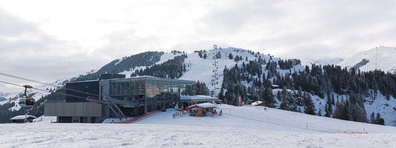 Penkenbahn (links) im Skigebiet Mayrhofen, © Tirol Werbung/W9 studios