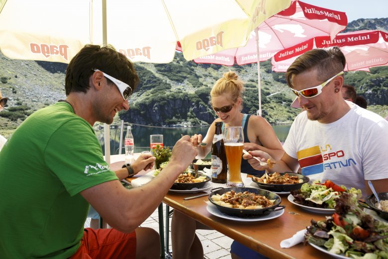 Liebe (und Glück) geht durch den Magen. Foto: Tirol Werbung / Pupeter Robert