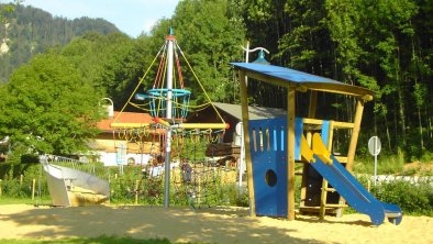 Spielplatz am See