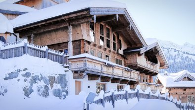 Chalets Winter aussen seitlich