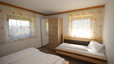 Schlafzimmer 2