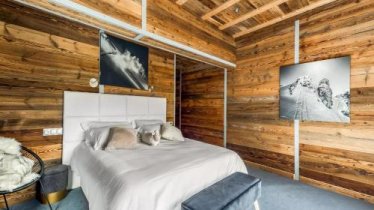 Alpine Elegance Retreat : Your Mountain Haven, © bookingcom