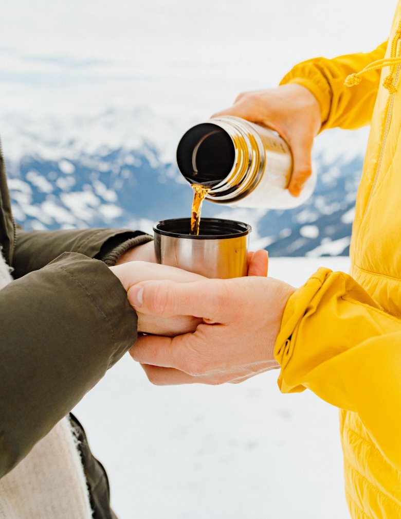             An kalten Tagen ist Tee Gold wert. Wohltuend wärmt er nicht nur von innen, sondern auch die Fingerspitzen.

          , © Tirol Werbung - Haindl Ramon