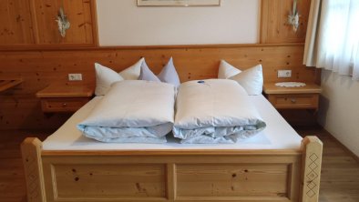 Zillertal-Aschau-Ferienwohnung-wanger-Schlafzimmer