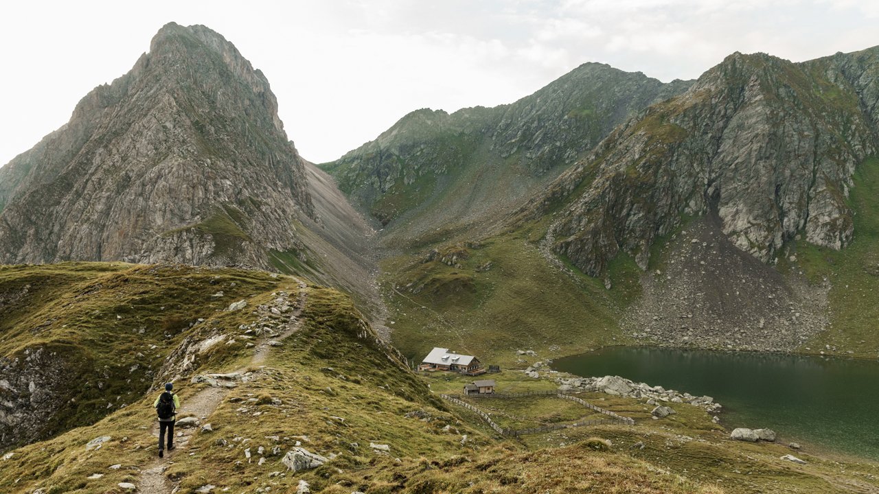 Die Obstanserseehütte am gleichnamigen See