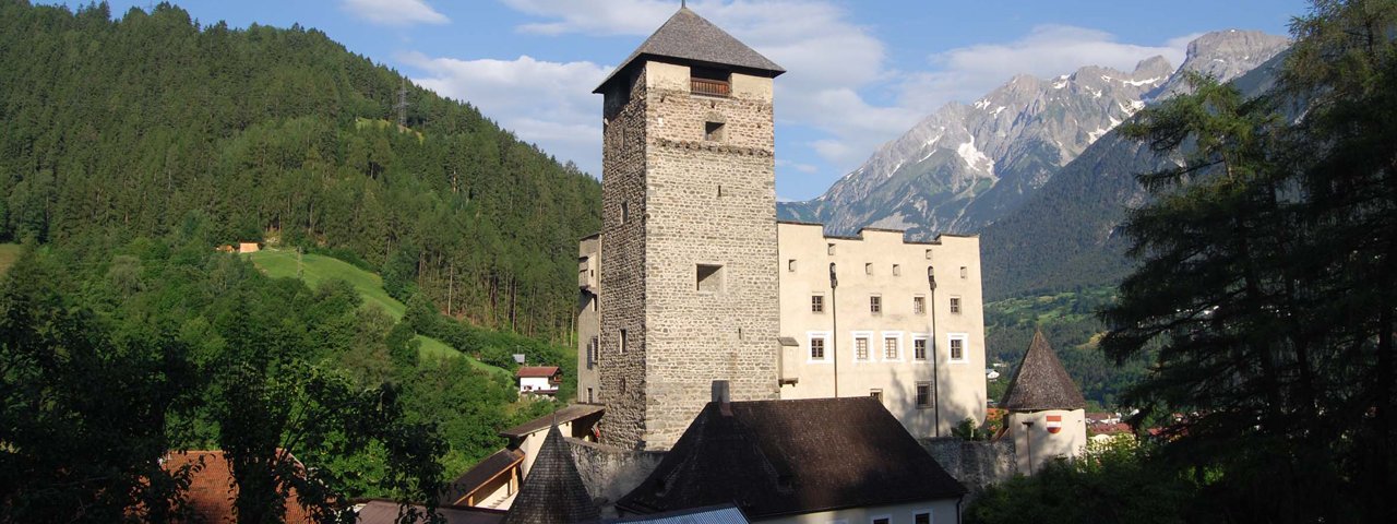 Schloss Landeck entlang der Route der Via Claudia Augusta, © Archiv TVB TirolWest/Rupert Gapp