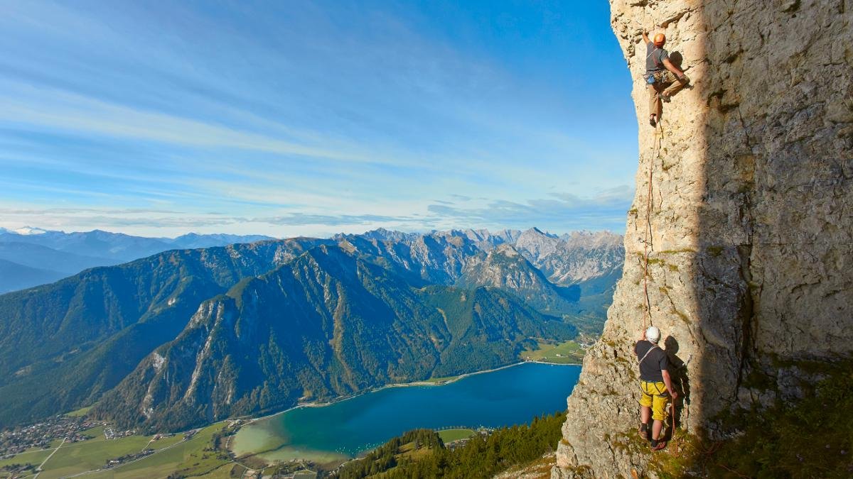 Das Karwendel und das Rofangebirge als Geheimtipps unter Kletterbegeisterten zu bezeichnen, wäre stark untertrieben., © Achensee Tourismus