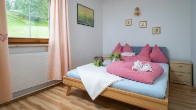 Schlafzimmer 1_ Kornblume