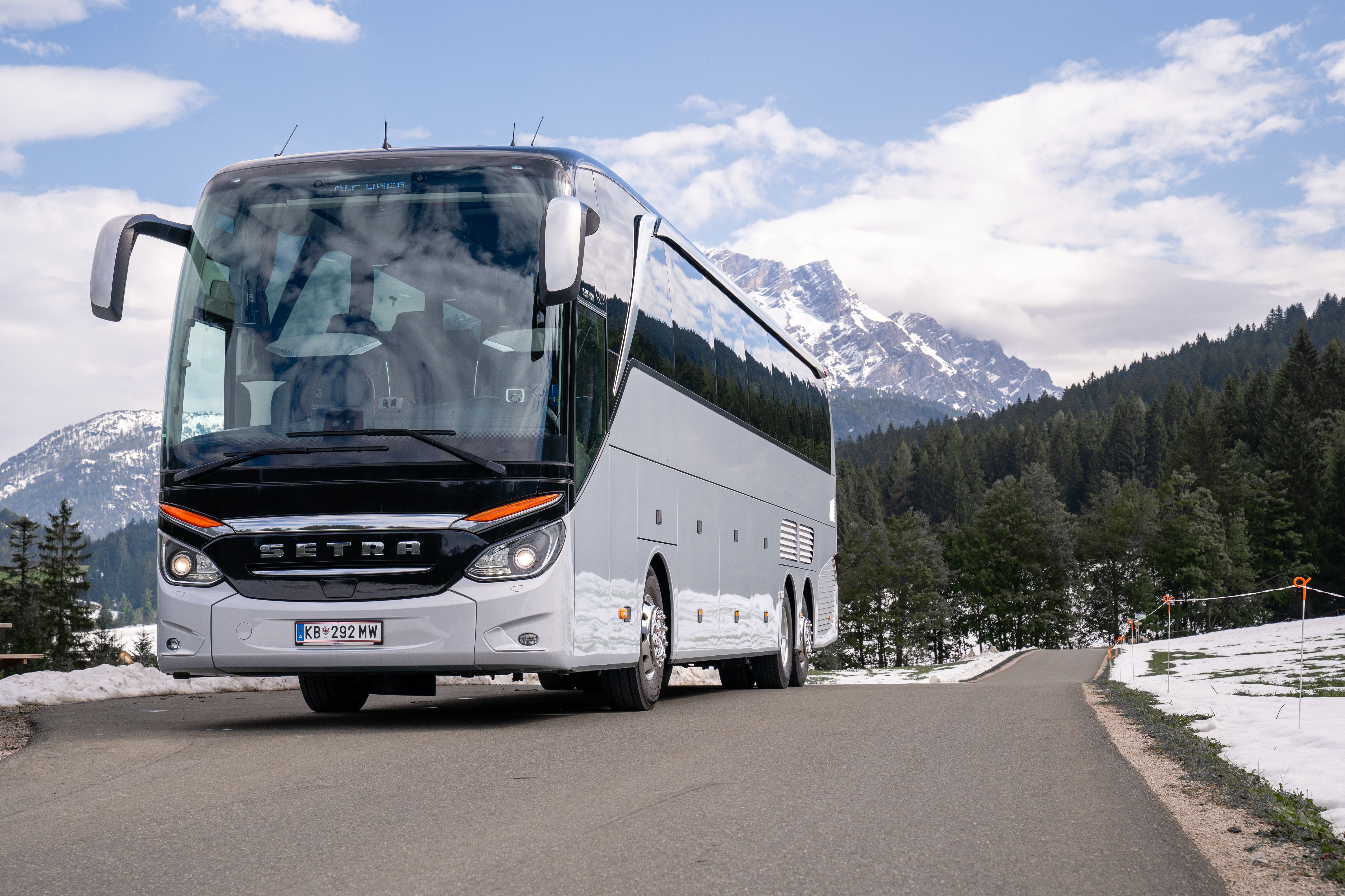 Alpliner, Busanreise nach Tirol