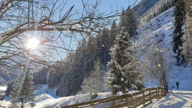 Winterwanderwege mit wunderschöner Winterlandschaf