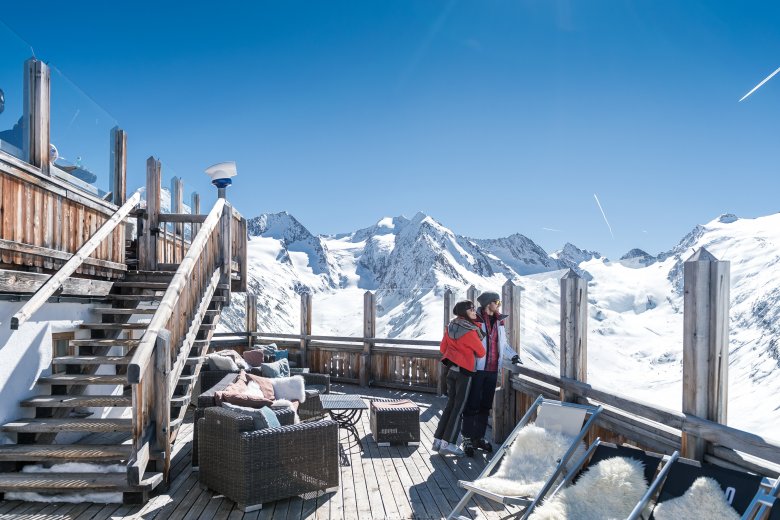 In den Liegest&uuml;hlen kann man die Sonne genie&szlig;en., © Ötztal Tourismus