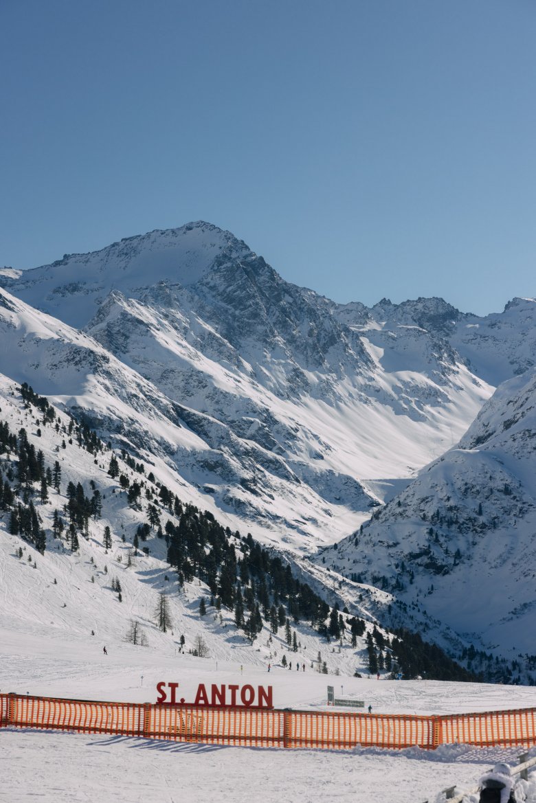 Perfekte Bedingungen: der Blick aus dem Funpark des Skigebiets Rendl am Arlberg.