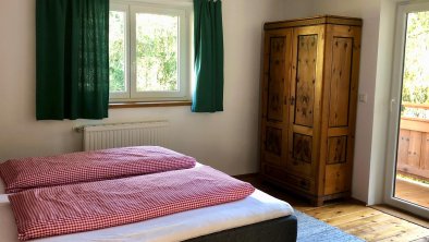 GRÜN Schlafzimmer/ GREEN sleeping room 1-1
