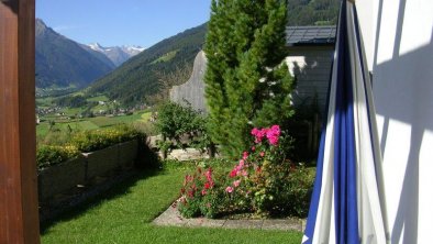 Garten mit Blick Richtung Gletscher