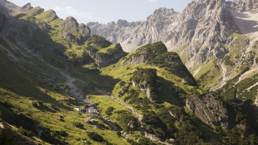 Looking towards the Muttekopfhütte hut in Hoch-Imst, © Tirol Werbung/Bert Heinzlmeier