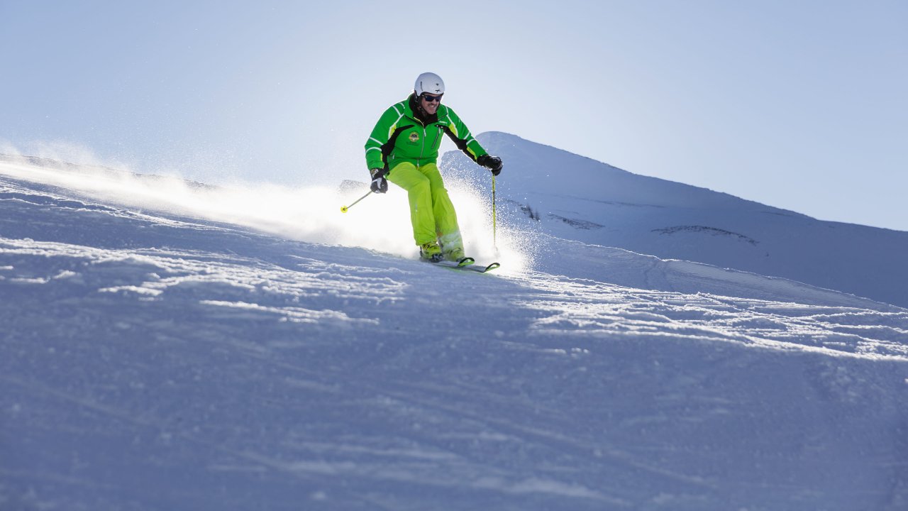 Johann Schneider beim Skifahren im Ski Juwel Alpbachtal, © Tirol Werbung/Bert Heinzlmeier