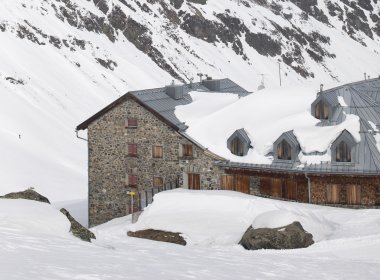                         Die Jamtalhütte: Trutzburg inmitten der Silvretta.
