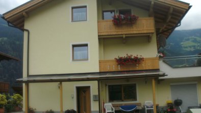 Zillertal-Aschau-Ferienwohnung-Haus-Holaus-Michael
