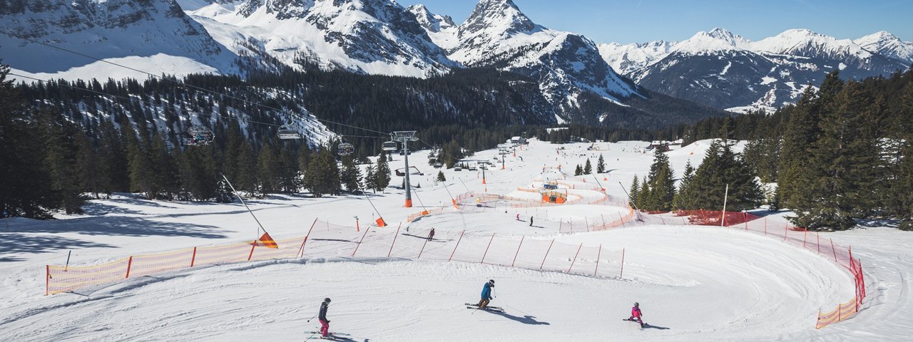 Skifahren in der Tiroler Zugspitz Arena, © TZA/C. Jorda