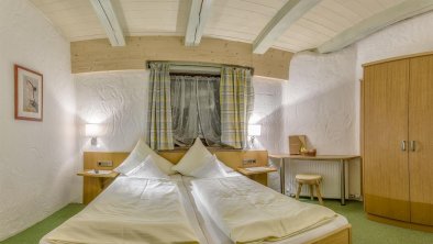 KB: Schlafzimmer1, © Landhaus Tirol