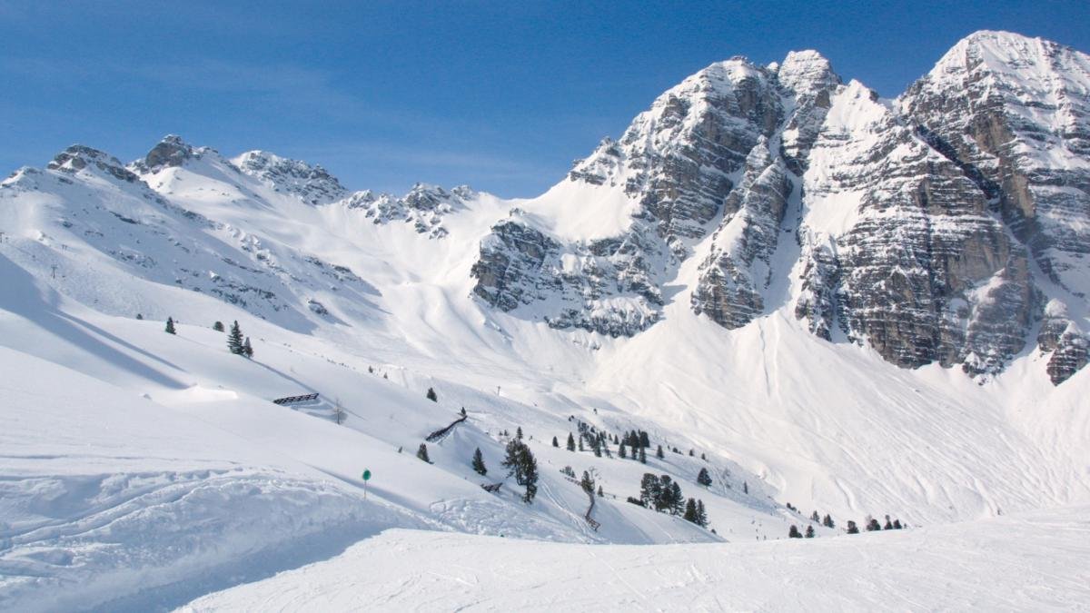 Einheimische Wintersportler aus dem Raum Innsbruck lieben die Schlick 2000. Nahe bei der Landeshauptstadt gelegen, bietet das Skigebiet doch alles, was anspruchsvolle Skifahrer und Snowboarder zum Glücklichsein brauchen., © Stubai Tirol