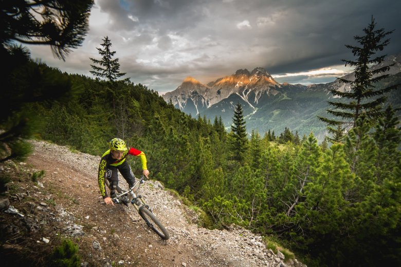 …gibt’s mittlerweile auch Fahrtechnik-Camps für Mountainbiker. Fotos: Tiroler Zugspitz Arena, Jens Staudt