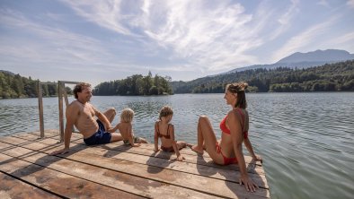 Familie Badespass Reintalersee Steg Schwimmen Kram, © Alpbachtal Tourismus
