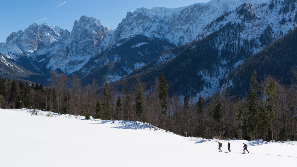 Das Wanderwegenetz in Kufstein ist besonders für Genusswanderer reizvoll. Auf mehr als 800 Kilometern lässt sich die Region zu Fuß entdecken. Verschiedene Themenwege im Naturschutzgebiet Kaisertal machen jede Tour zu einem echten Erlebnis., © Tirol Werbung/W9 Studios
