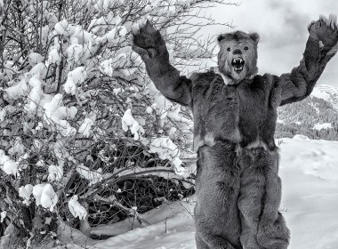 Der Bär symbolisiert beim Fisser Blochziehen das Bändigen der Naturgewalten, aber auch Fruchtbarkeit.