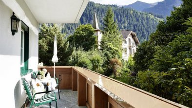 Villa Angela Mayrhofen - Terasse mit Gartenblick