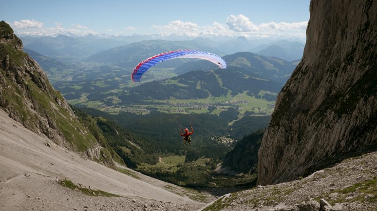 Paragleiten am Wilden Kaiser , © Tirol Werbung / Jens Schwarz