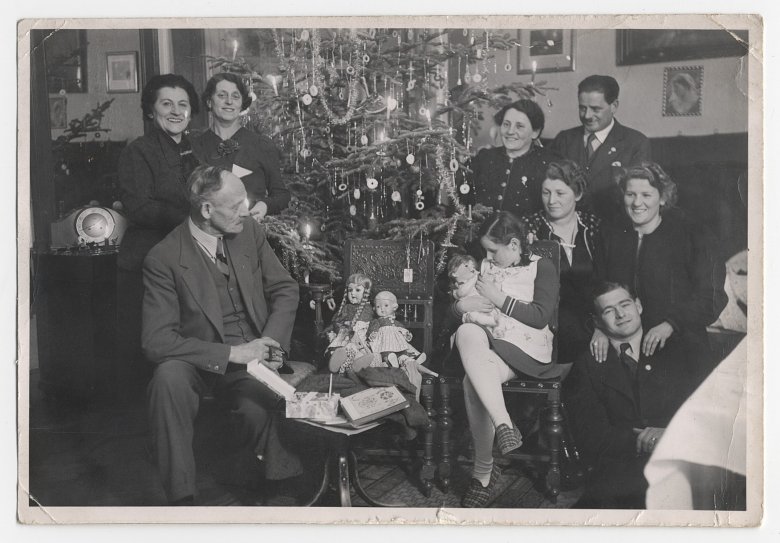 Der Heilige Abend im Kreise der Familie. Innsbruck, 1938., © Ferdinandeum Innsbruck