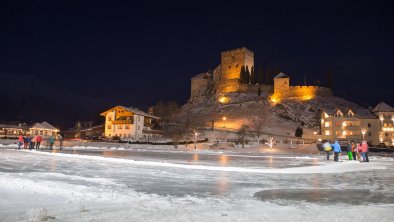 Eislaufen am Weiher