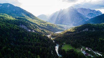 Blick zur Arnspitze im Karwendel, © BIZCOMBURNZ