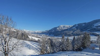 Winter Aussicht auf Brixen im Thale