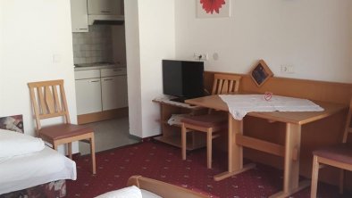 Sitzecke in 3-Bett-Zimmer