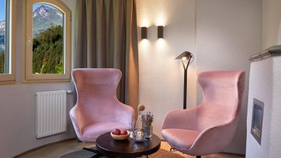 Relax chairs - Suite, © adler inn tyrol mountain resort