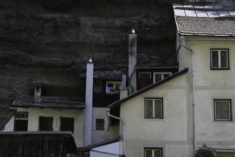             Nur zur Hälfte sichtbar: die „Bergl-Häuser“ (Foto: Tirol Werbung/Bernhard Aichner)
          , © Tirol Werbung/Bernhard Aichner
