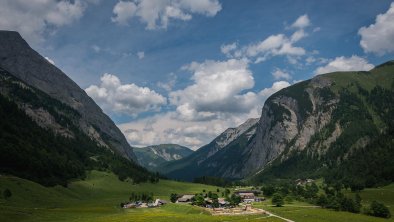 Alm Dorf Ansicht von Süden, © Agrargemeinschaft Eng Alm