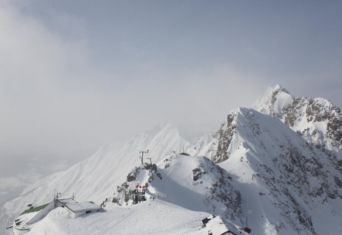 Zustieg zum Hafelekar im Skigebiet Innsbrucker Nordkettenbahnen, © Tirol Werbung/Bert Heinzlmeier