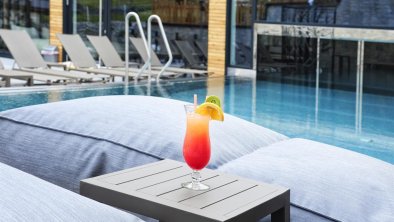Cocktail am Pool