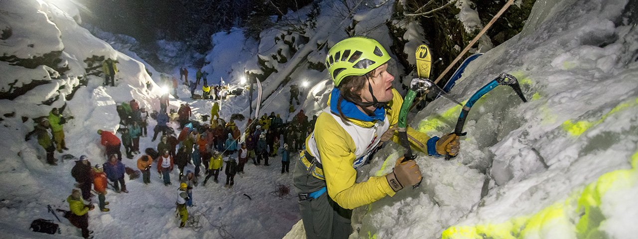 Das nächste Ziel fest im Blick: Teilnehmende des Eiskletterfestivals in Osttirol, © Martin Lugger