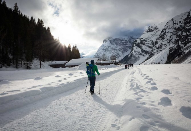 Winterwandern im Karwendel, © Tirol Werbung/Lisa Hörterer