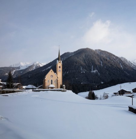 Winterwandern im Osttiroler Kartitsch, © Tirol Werbung/Lisa Hörterer