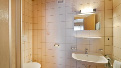 Zimmer 10 - Badezimmer, © Hannes Dabernig