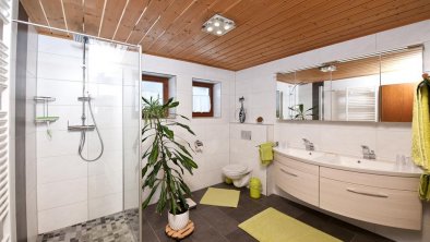 Badezimmer/Dusche große Wohnung