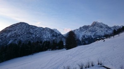 Winter Ausblick vom Balkon auf die Dolomiten
