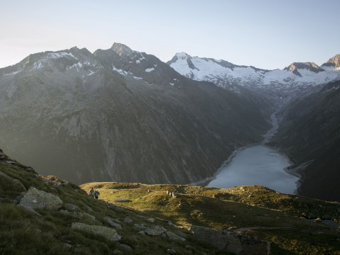 Blick von der Olperer Hütte auf den Schlegeis Stausee, Foto: Tirol Werbung
