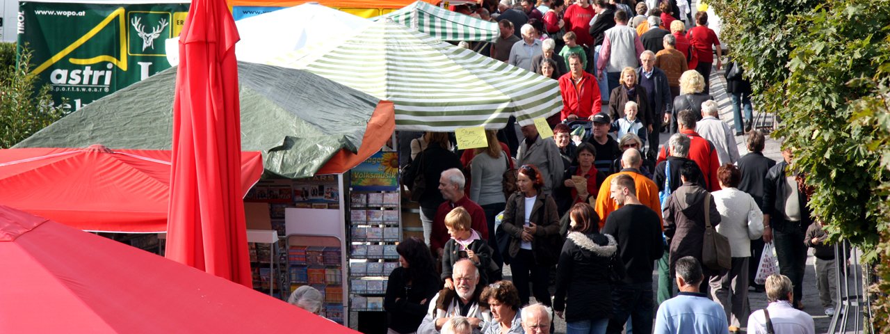Die Haiminger Markttage mit ihren regionalen Produkten ziehen jedes Jahr viele Besucher an, © Haiminger Markttage