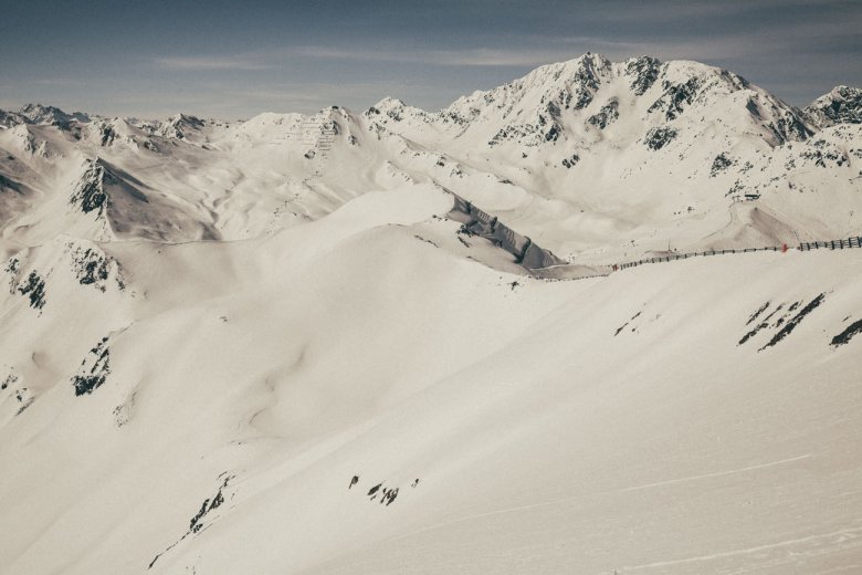 Beeindruckener Ausblick vom Pezid hinüber zum Masner, dem westlichsten Gipfel im Skigebiet.

